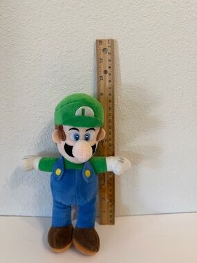 Nintendo Luigi plush toy. Super Mario Brothers. 9 inches